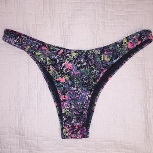 NWOT Victoria’s Secret Cheeky Highleg Bottoms